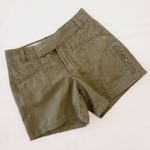 Columbia size 6 flat front shorts